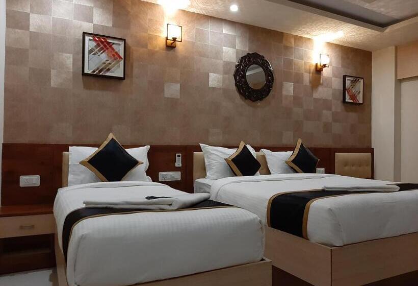 Трехместный Номер Deluxe, Liza Regency