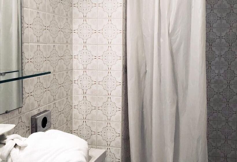 سوئیت خانواده 2 خوابه, Regina Terme