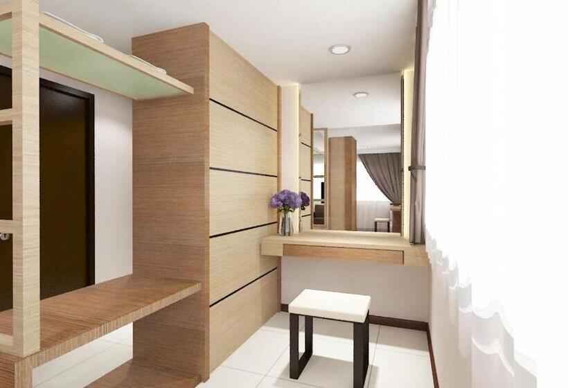 اتاق لوکس, Anika