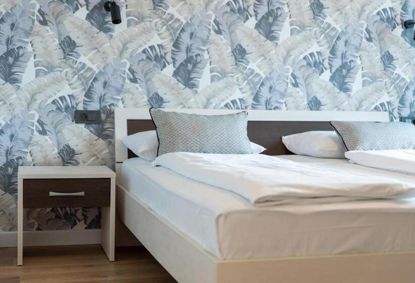 آپارتمان 2 خوابه با بالکن, Apartments Amigos