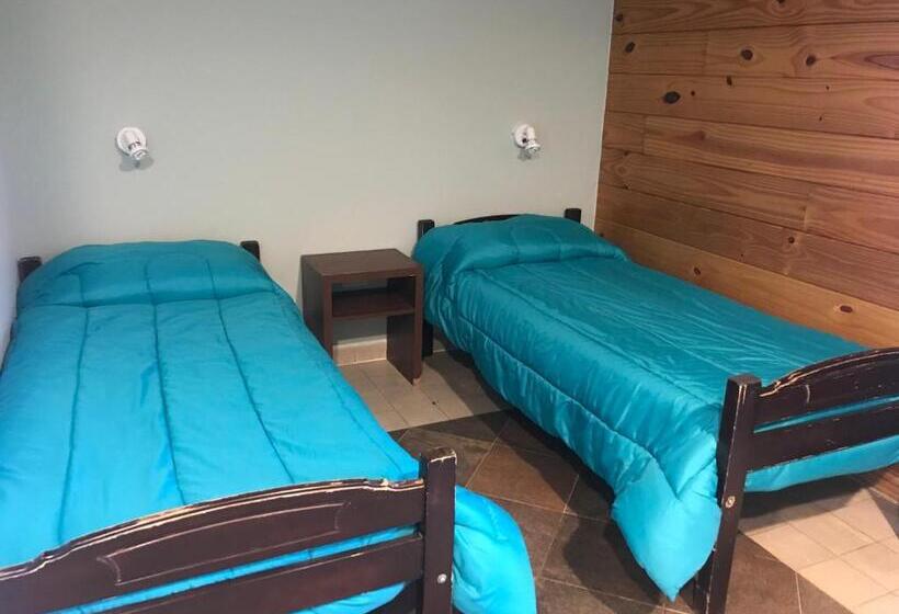 تختخواب در اتاق مشترک, Folk Suites