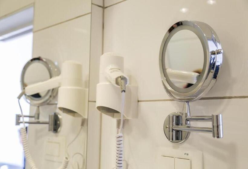 اتاق استاندارد چهار تخته, Vila Katrca