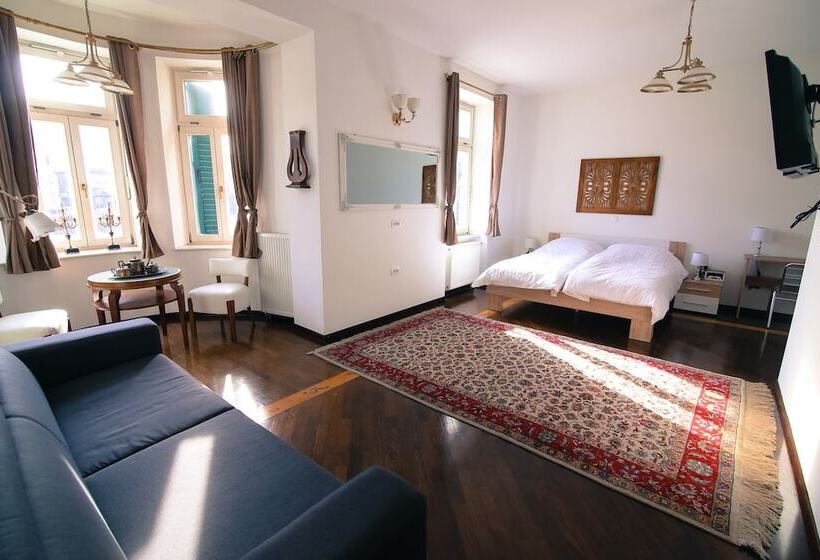 اتاق استاندارد چهار تخته, Vila Katrca