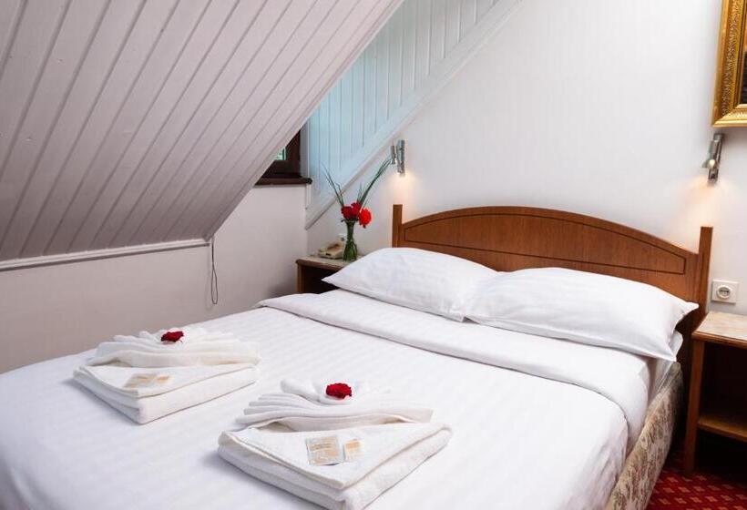 Camera Tripla Comfort, Bed And Breakfast Portal