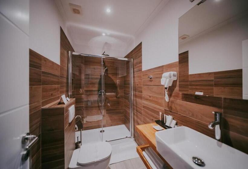 اتاق استاندارد با بالکن و چشم‌انداز دریا, Rooms Nadia