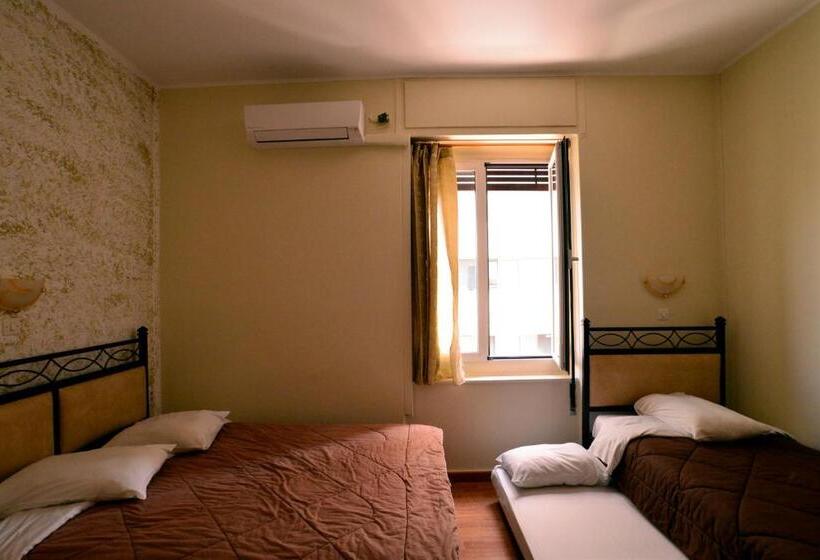 Семейный Номер Классика, Electra Hotel Piraeus