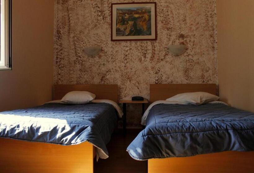 Номер Стандарт, Electra Hotel Piraeus