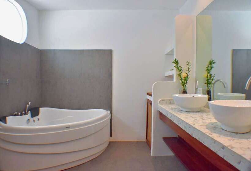 디럭스 자쿠지룸, El Nido Moringa Resort
