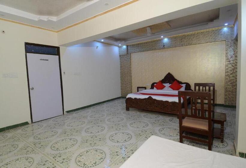 트리플 클래식 룸, Rani Bagh By Oyo Rooms