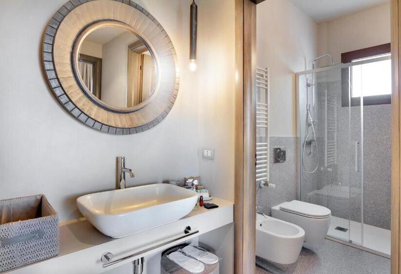 اتاق لوکس با بالکن, Relais Chiaramonte
