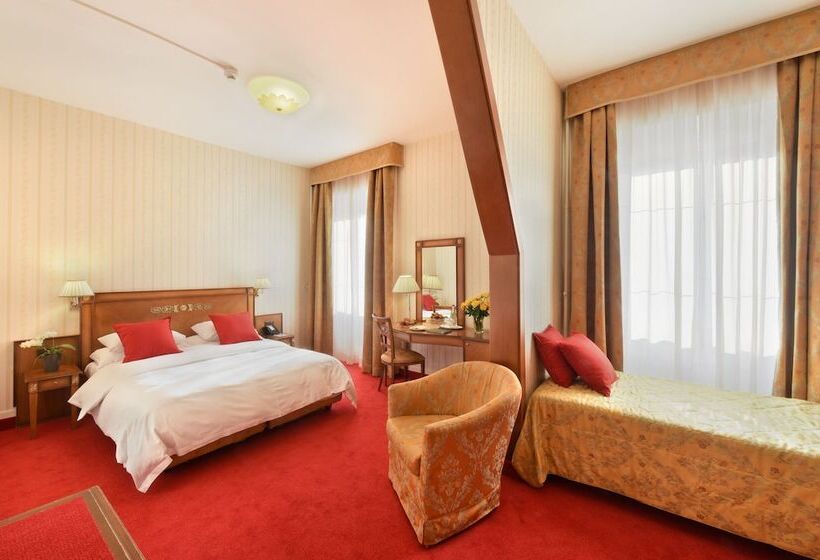 اتاق استاندارد سه نفره, Golf Hotel René Capt