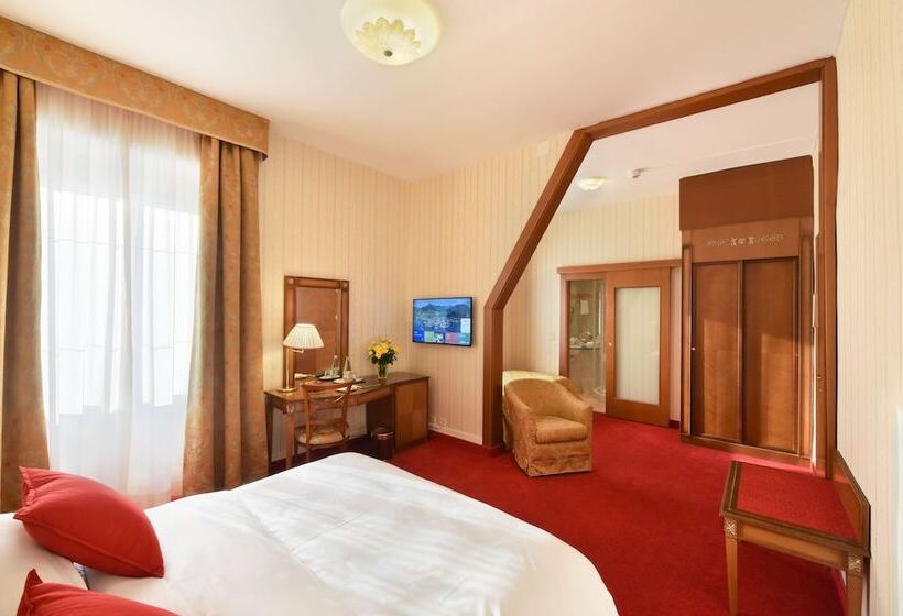 اتاق استاندارد سه نفره, Golf Hotel René Capt