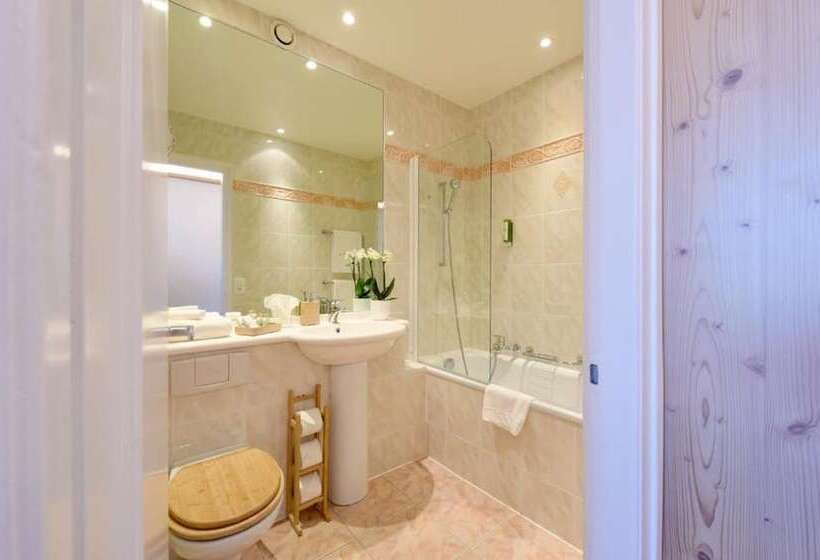 اتاق سوپریور یک تخته, Golf Hotel René Capt