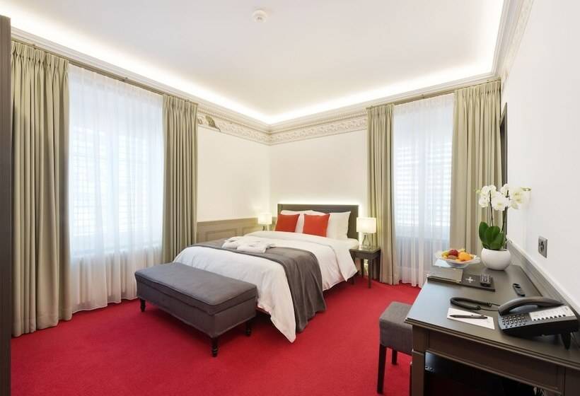 اتاق سوپریور با چشم‌انداز شهر, Golf Hotel René Capt