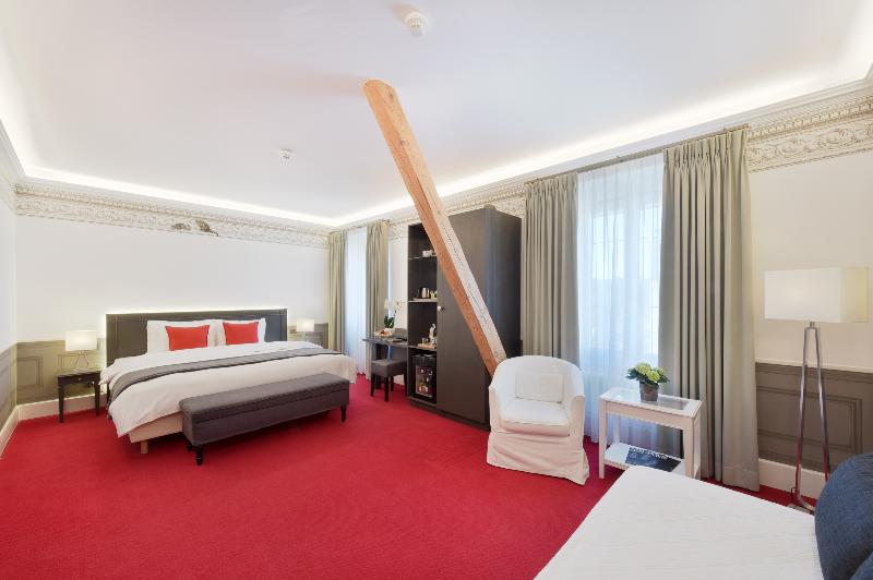 اتاق سوپریور سه تخته, Golf Hotel René Capt