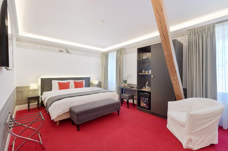 اتاق سوپریور سه تخته, Golf Hotel René Capt