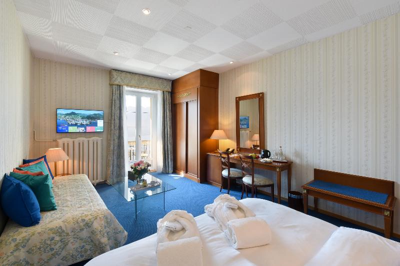 اتاق استاندارد سه نفره, Golf Hotel René Capt