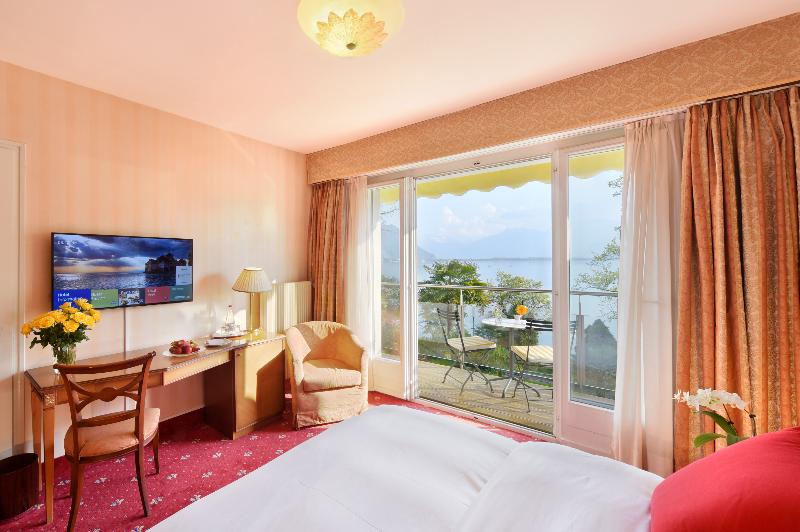 اتاق استاندارد با چشم‌انداز دریاچه, Golf Hotel René Capt