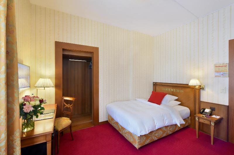 اتاق سوپریور یک تخته, Golf Hotel René Capt