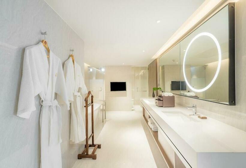 سوییت, Pathumwan Princess Hotel   Sha Extra Plus Certified