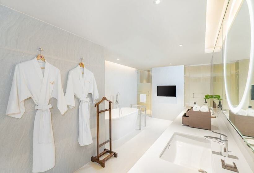 سوییت, Pathumwan Princess Hotel   Sha Extra Plus Certified
