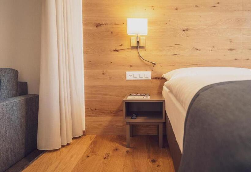 سوییت خانوادگی, Strela By Mountain Hotels