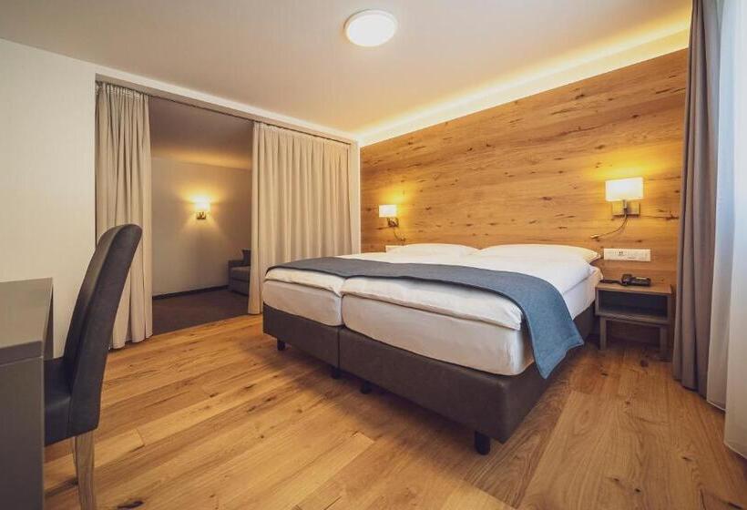 سوییت خانوادگی, Strela By Mountain Hotels