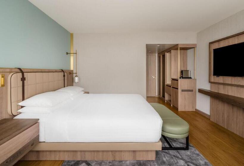 اتاق سوپریور با تخت بزرگ, Zurich Marriott