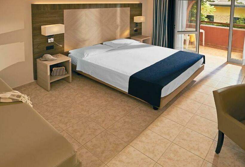 Номер Стандарт Трехместный, Tui Magic Life Calabria   All Inclusive