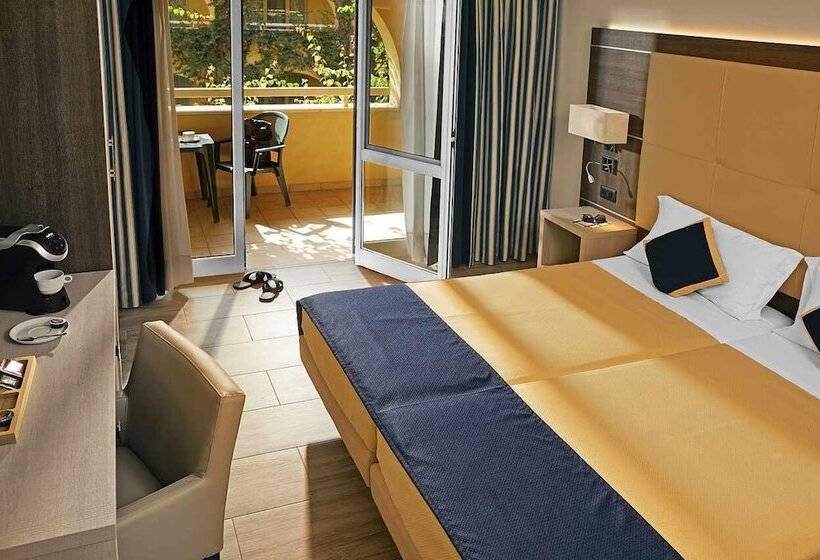 Номер Стандарт Трехместный, Tui Magic Life Calabria   All Inclusive