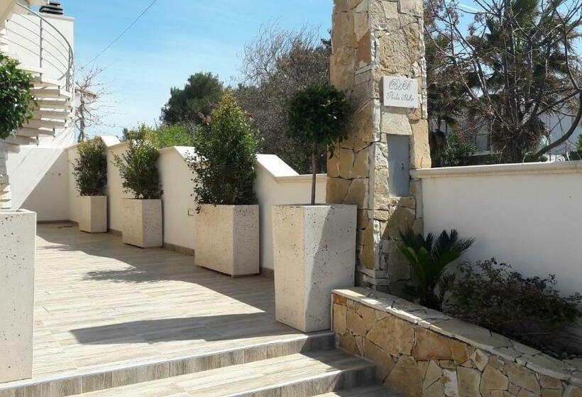 اتاق لوکس با بالکن و چشم‌انداز دریا, B&b Punta Stilo