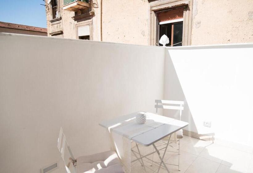 اتاق استاندارد با بالکن, Sorrento Stylish Rooms