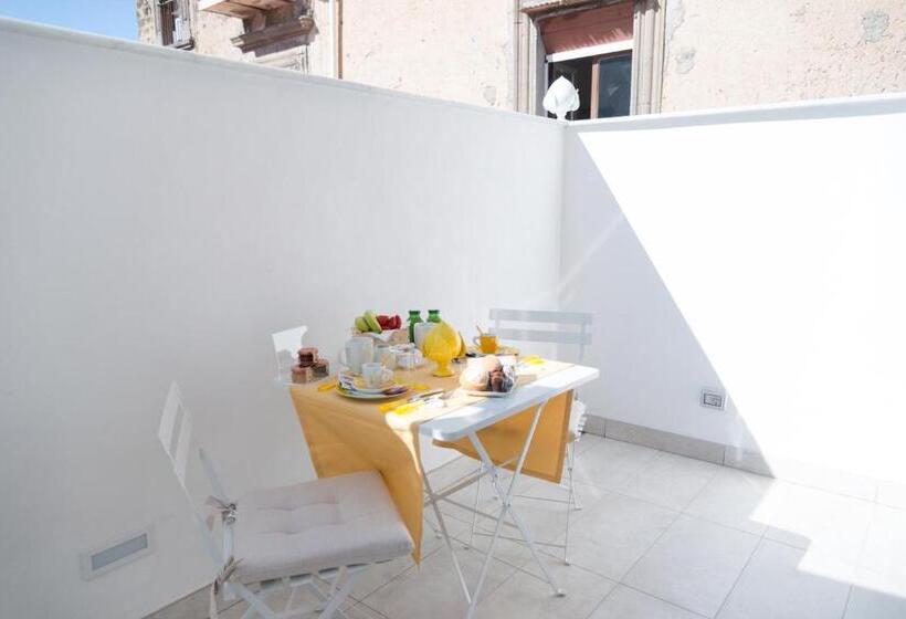 اتاق استاندارد با بالکن, Sorrento Stylish Rooms