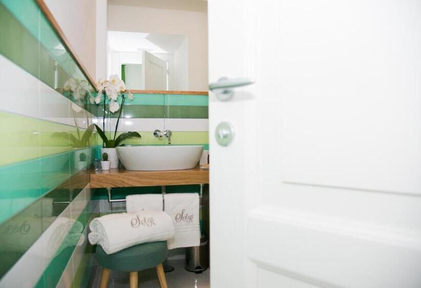 اتاق استاندارد, Sorrento Stylish Rooms