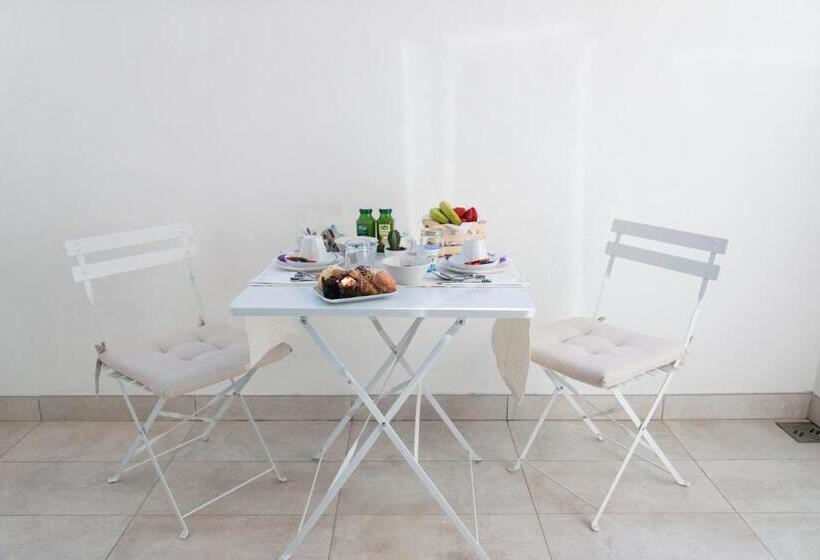 اتاق لوکس با بالکن, Sorrento Stylish Rooms