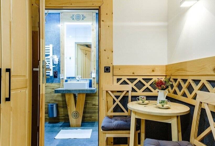 Quarto Triplo Deluxe, Willa U Gałów