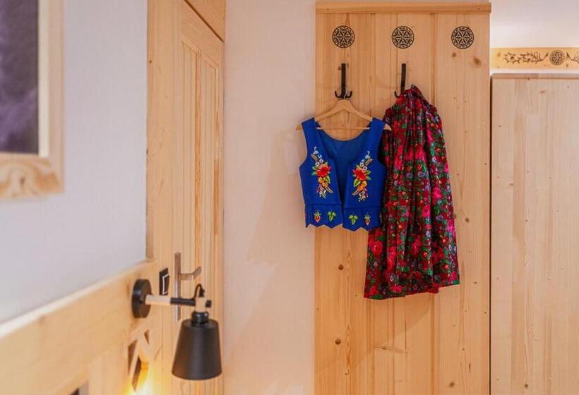 Quarto Triplo Deluxe, Willa U Gałów