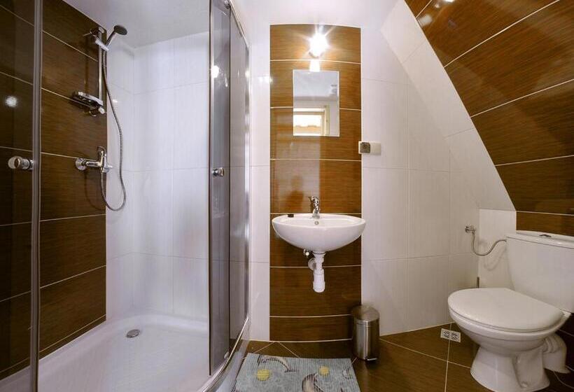 Quarto Estandar, Willa U Gałów