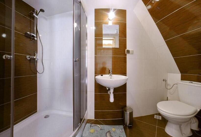 Quarto Triplo Estandar, Willa U Gałów