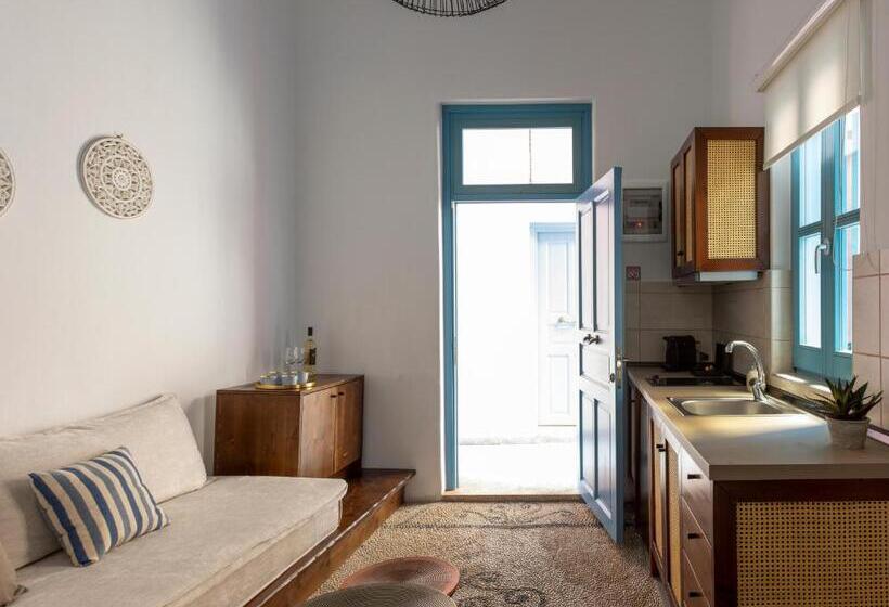 스위트, Blue Jasmine Suites