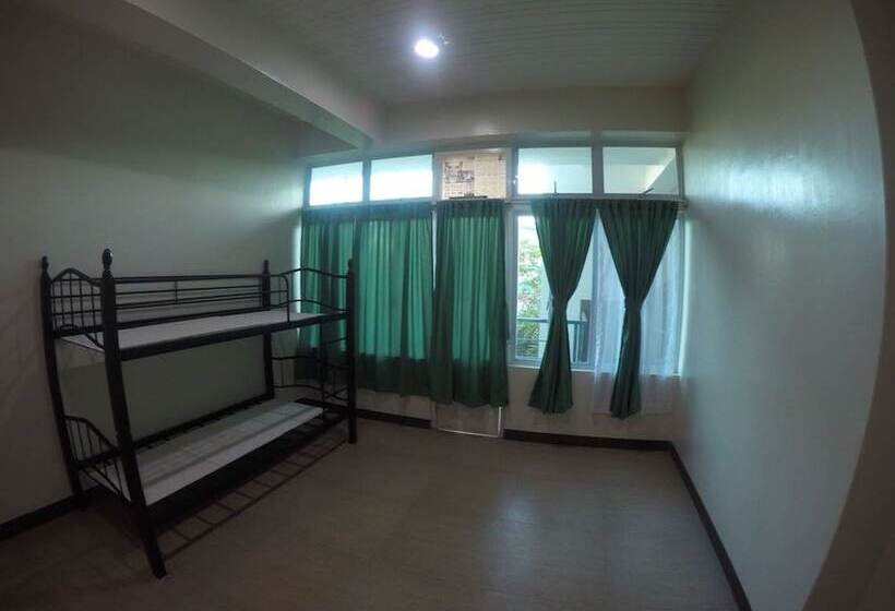 اتاق استاندارد چهار تخته, Dumaguete Dormitel