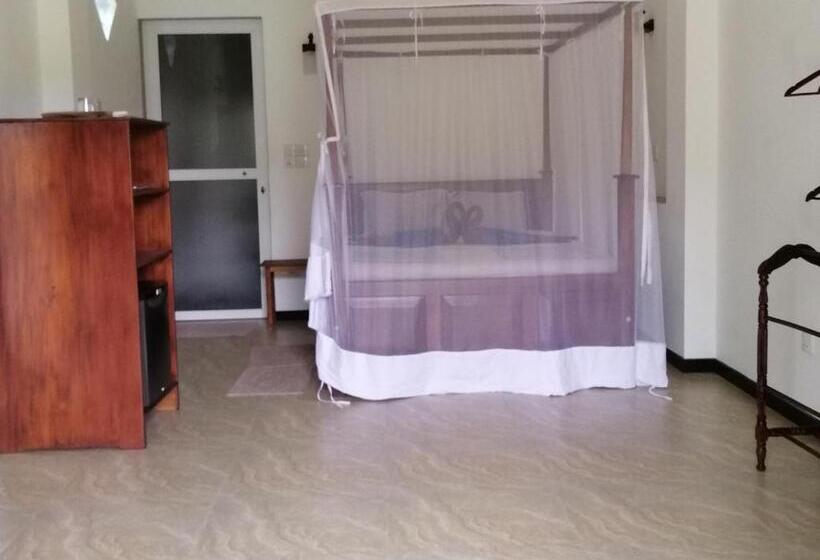Номер Стандарт Вид на Сад, Thambili Cabanas