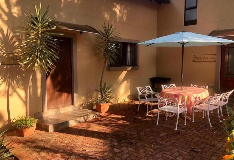 스탠다드 스튜디오, Waterberg Inn