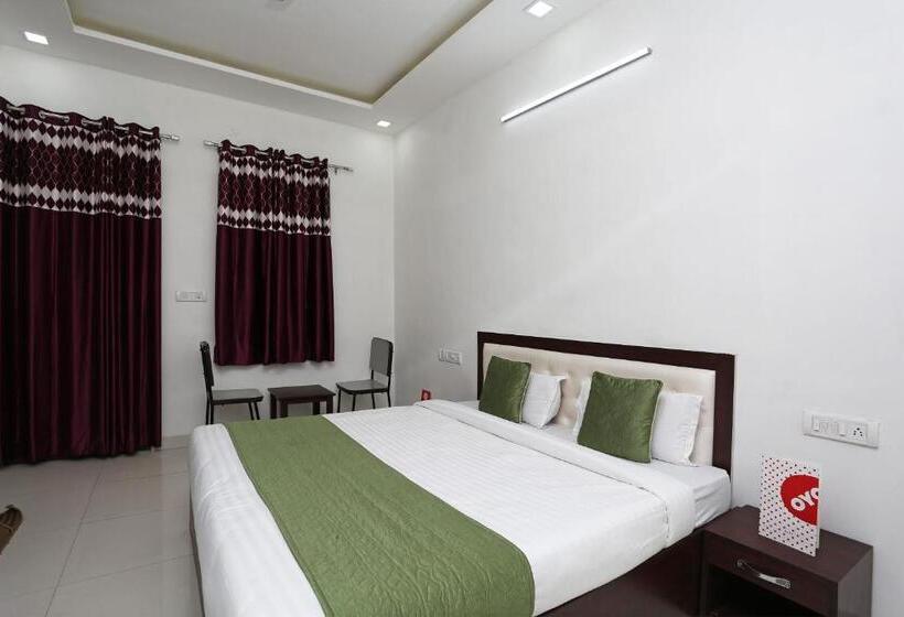 اتاق کلاسیک سه تخته, C D Guest House By Oyo Rooms