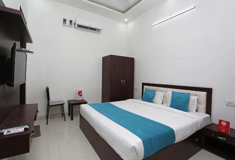اتاق کلاسیک سه تخته, C D Guest House By Oyo Rooms