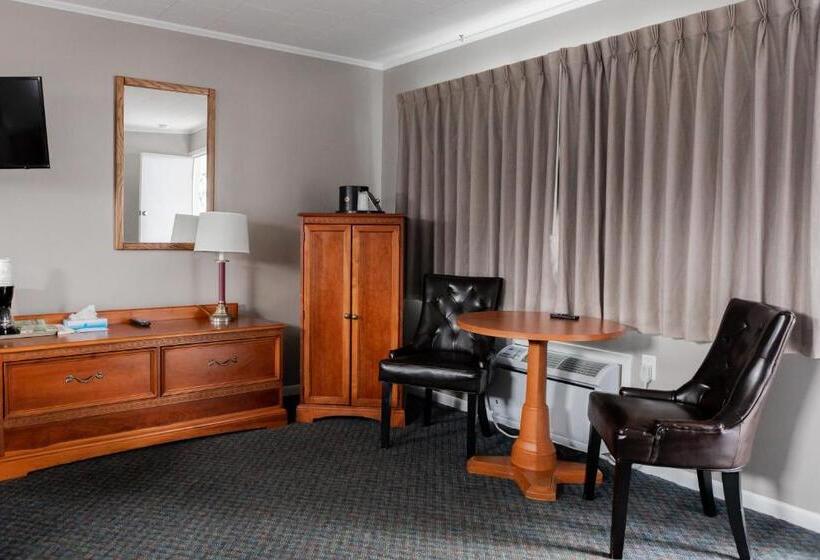 Номер Deluxe, Admiral Motel