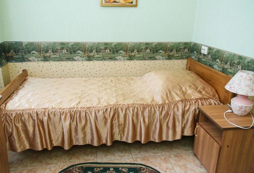 Quarto Estandar Individual, Chernaya Zhemchuzhina