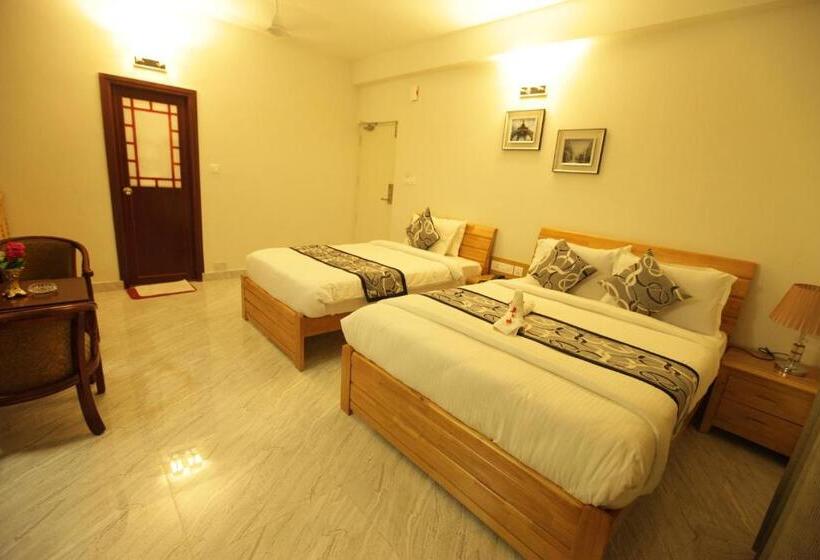 스탠다드 룸 킹사이즈 침대, Grand Cascade Chennai