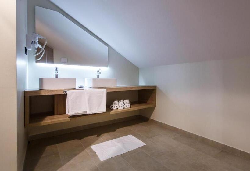 Семейный Номер Вид на Море, Luxury Suites Bellevue