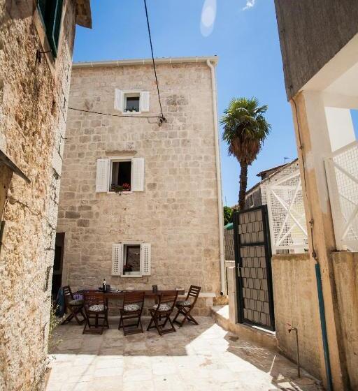וילה בת 3 חדרי שינה, Villa Lucia